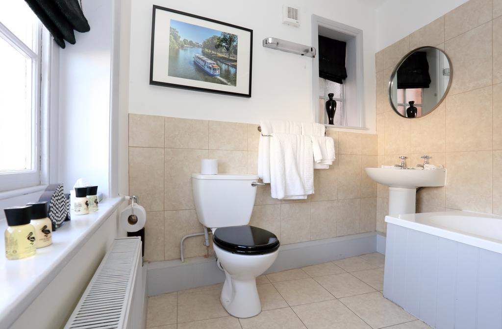 The Loopy Shrew Hotel Shrewsbury Room photo